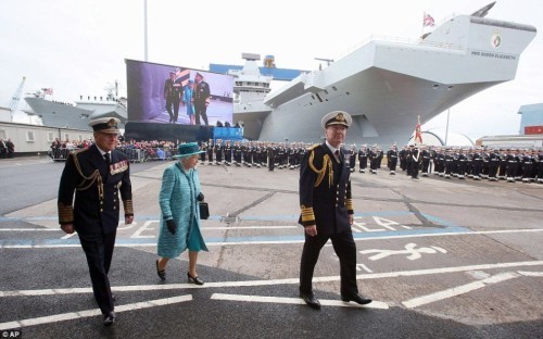 Ngày 4 tháng 7 năm 2014, Nữ hoàng Anh tham gia lễ hạ thủy tàu sân bay Nữ hoàng Elizabeth
