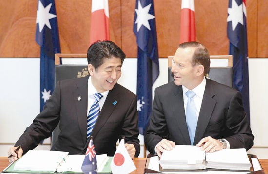 Ngày 8 tháng 7 năm 2014, Thủ tướng Nhật Bản Shinzo Abe và Thủ tướng Australia ký kết thỏa thuận hợp tác kinh tế thương mại và quốc phòng.