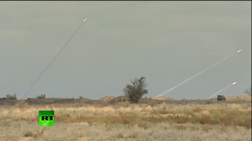 Xe tên lửa phòng không Pantsir-S1 bắn tập trung