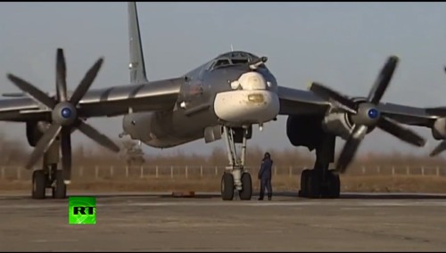 Máy bay ném bom chiến lược Tu-95MS chuẩn bị điều động