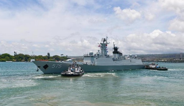 Tàu hộ vệ tên lửa Nhạc Dương số hiệu 575 Type 054A Hạm đội Nam Hải tham gia diễn tập Vành đai Thái Bình Dương 2014