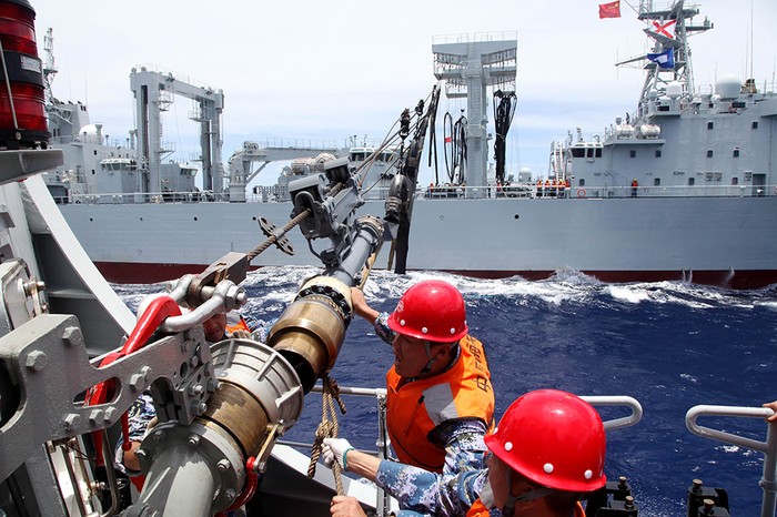 Tàu khu trục tên lửa Hải Khẩu, Hải quânn Trung Quốc nhận tiếp tế khi tham gia diễn tập &quot;Vành đai Thái Bình Dương 2014&quot;