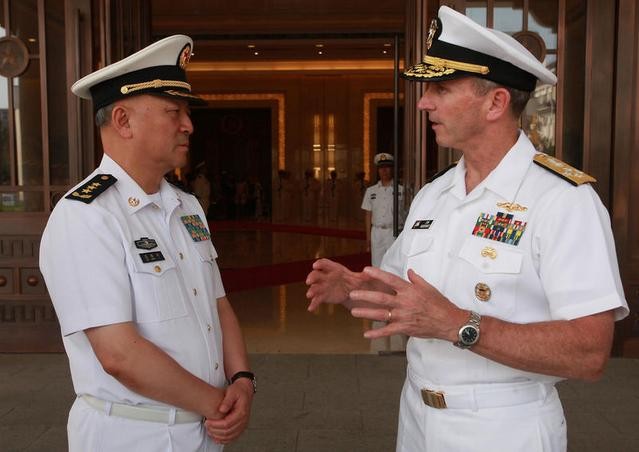 Tham mưu trưởng Hải quân Mỹ Jonathan Greenert thăm Trung Quốc vào trung tuần tháng 7 năm 2014