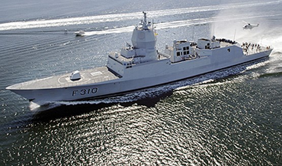 Tàu hộ vệ Fridtjof Nansen Na Uy đã bắn tên lửa hạm đội hạm NSM trong diễn tập &quot;Vành đai Thái Bình Dương 2014&quot; vào ngày 10 tháng 7 năm 2014 ở vùng biển Hawaii.