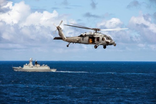 Diễn tập Vành đai Thái Bình Dương 2014: Máy bay trực thăng Sea Hawk bay trên tàu hộ vệ Type 054A Hải quân Trung Quốc