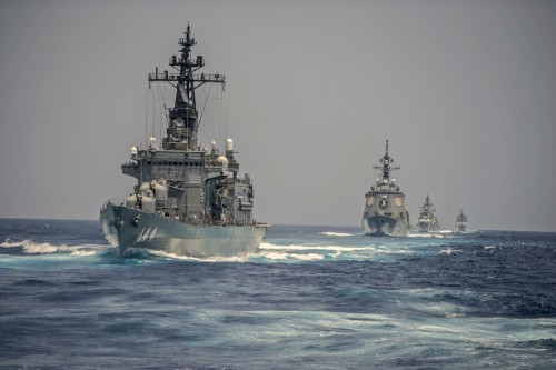 Hạm đội hải quân Nhật Bản-Ấn Độ tham gia tập trận Malabar 2014 giữa Mỹ-Nhật-Ấn ở vùng biển phía nam Shikoku đến phía đông Okinawa