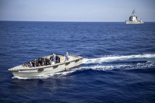 Ngày 27 tháng 7 năm 2014, Hạm đội tham diễn Nhật Bản thả tàu nhỏ trong cuộc tập trận Malabar 2014