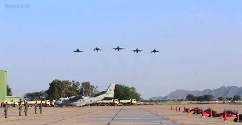 Phi đội máy bay chiến đấu Mirage và F-16 của Không quân Pakistan (nguồn mạng quân sự sina Trung Quốc)