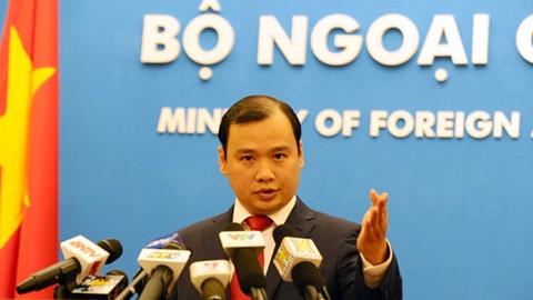 Ngày 7 tháng 8 năm 2014, người phát ngôn Bộ Ngoại giao Việt Nam Lê Hải Bình tuyên bố: Việt Nam có chủ quyền không tranh cãi đối với hai quần đảo Hoàng Sa và Trường Sa. Vì vậy mọi hoạt động của Trung Quốc ở hai quần đảo đều là bất hợp pháp và vô giá trị