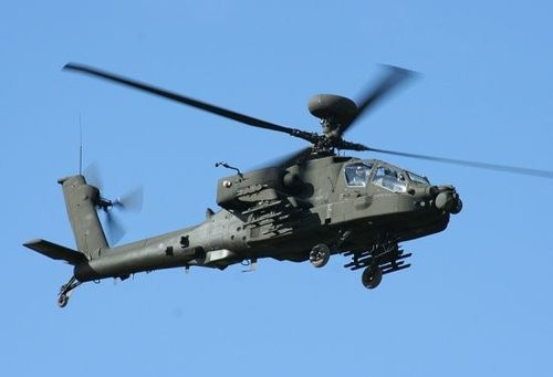 Máy bay trực thăng vũ trang Apache do Mỹ chế tạo