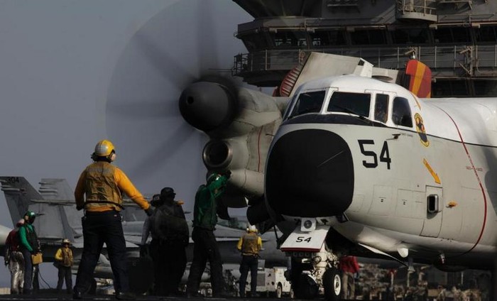 Ngày 10 tháng 8 năm 2014, máy bay chiến đấu trên tàu sân bay động cơ hạt nhân USS George H.W. Bush ở vịnh Ba Tư triển khai hoạt động không kích đối với Iraq.