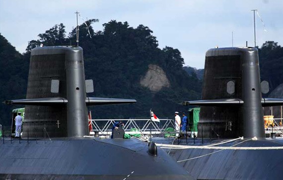 Cụm tàu ngầm lớp Oyashio, Lực lượng Phòng vệ Biển tại quân cảng (ảnh minh họa)