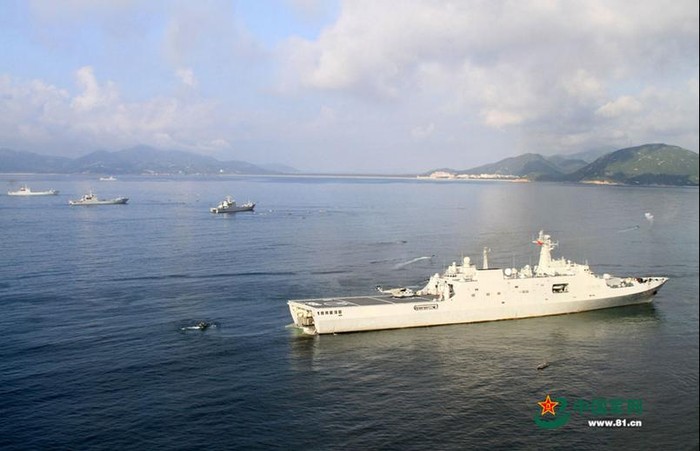 Hạm đội Nam Hải, Hải quân Trung Quốc tập trận đổ bộ quy mô lớn trên Biển Đông (nguồn báo Phượng Hoàng, Hồng Kông ngày 26 tháng 8 năm 2014)