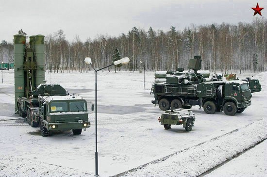 Hệ thống tên lửa phòng không hiện đại S-400 Nga