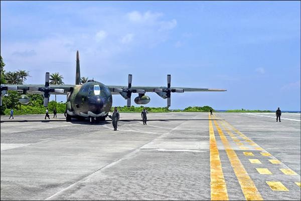 Máy bay vận tải C-130 của Đài Loan hoạt động phi pháp trên đảo Ba Bình, quần đảo Trường Sa của Việt Nam (ảnh tư liệu)