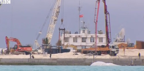 Trung Quốc đang &quot;biến đá thành đảo&quot; bất hợp pháp ở đá Gạc Ma (nguồn BBC)