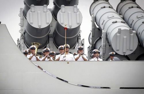 Tàu khu trục tên lửa Trường Xuân, thuộc biên đội hộ tống Hải quân Trung Quốc đến thăm Iran