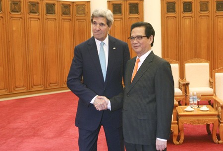 Tháng 12 năm 2013, Ngoại trưởng Mỹ John Kerry thăm Việt Nam (ảnh tư liệu)