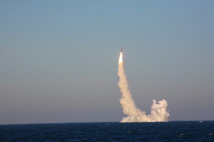 Nga bắn thử tên lửa Bulava từ tàu ngầm Yuri Dolgorukiy (ảnh tư liệu)