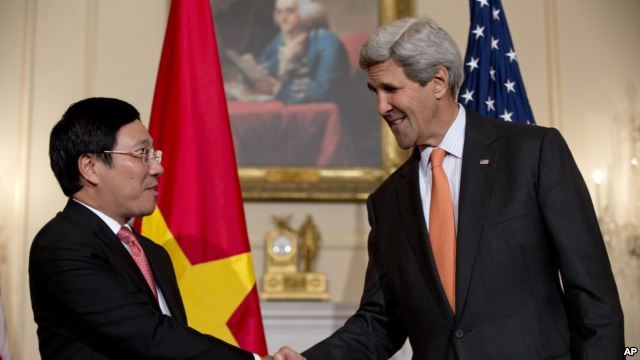 Mỹ thông báo dỡ bỏ một phần cấm vận vũ khí sát thương cho Việt Nam