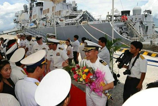 Tàu chiến Mỹ thăm Việt Nam (nguồn Thời báo Hoàn Cầu, TQ)