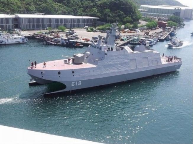 Tàu hộ vệ tên lửa hạng nhẹ tàng hình lớp Đà Giang do Đài Loan tự chế tạo (nguồn mạng sina Trung Quốc)