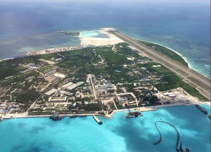 Trung Quốc xây dựng đường băng bất hợp pháp trên đảo Phú Lâm, quần đảo Hoàng Sa của Việt Nam (nguồn Tân Hoa xã TQ)