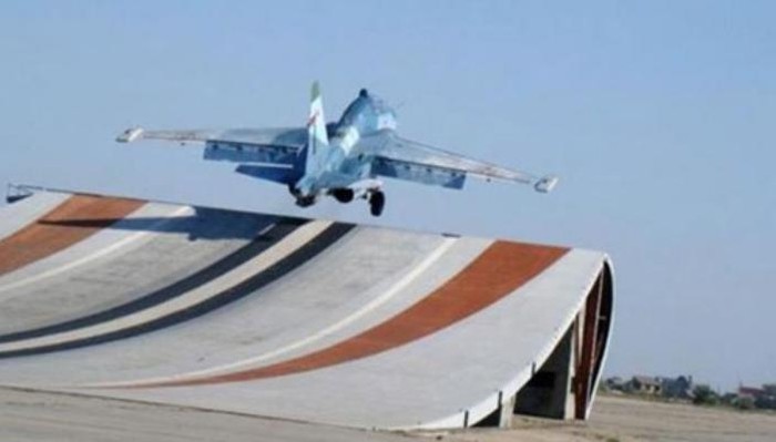 Máy bay Su-25UTG tập cất cánh trên đường băng mô phỏng Nitka