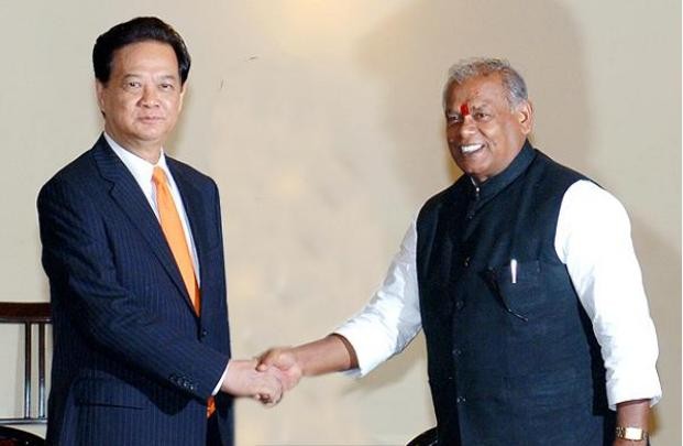 Ngày 27 tháng 10 năm 2014, Thủ tướng Nguyễn Tấn Dũng gặp gỡ Thủ hiến bang Bihar, Ấn Độ
