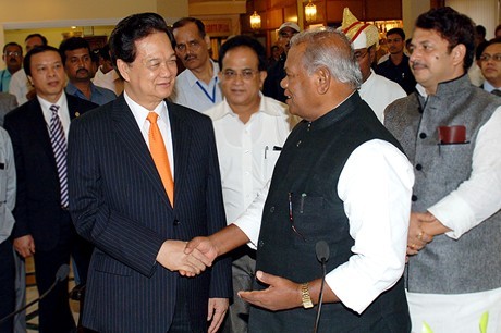 Thủ hiến bang Bihar, Ấn Độ, ông Jitan Ram Manjihi chào đón Thủ tướng Nguyễn Tấn Dũng
