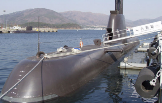 Tàu ngầm thông thường AIP lớp 214, Hải quân Hàn Quốc, lượng giãn nước khoảng 1.800 tấn