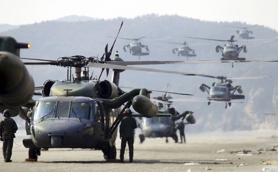 Lực lượng máy bay trực thăng Hàn Quốc trong một cuộc diễn tập quân sự