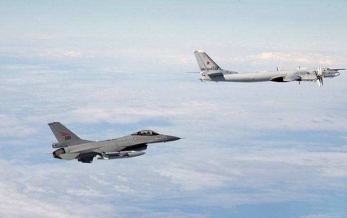 Máy bay ném bom chiến lược Nga tăng cường tuần tra, gây căng thẳng cho NATO