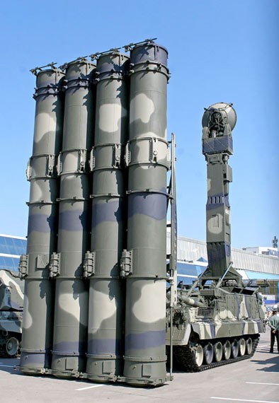 Hệ thống tên lửa phòng không S-300 Nga