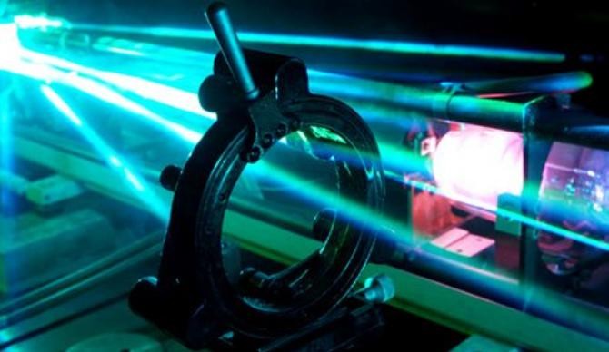 Hình ảnh vũ khí laser kèm theo bài viết (nguồn báo Nhân Dân, TQ)