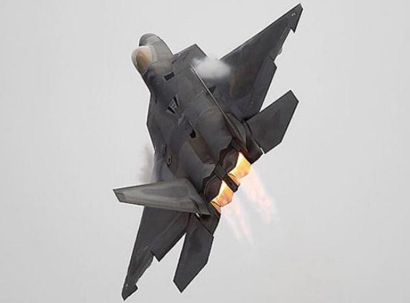 Máy bay chiến đấu F-22 Mỹ được cho là có tính năng cơ động xuất sắc nhất