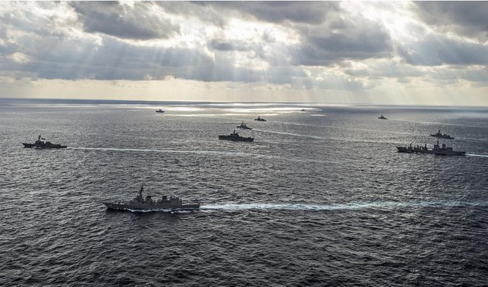 Ngày 19 tháng 11 năm 2014, Mỹ-Nhật phô diễn sức mạnh trên biển sau khi kết thúc diễn tập Keen Sword 2015