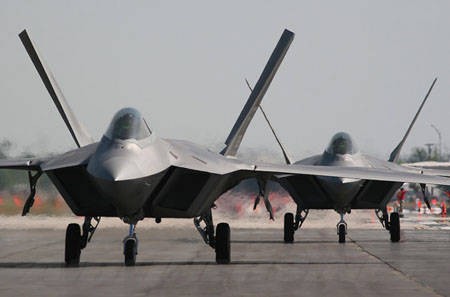 Máy bay chiến đấu tàng hình F-22 Mỹ