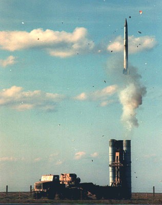 Tên lửa phòng không S-400 Triumf Nga