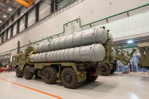 Hệ thống tên lửa phòng không hiện đại S-400 Nga