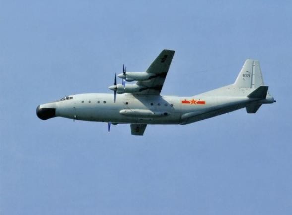 Máy bay trinh sát Y-8 Trung Quốc