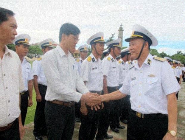 Đoàn cán bộ chiến sĩ biên đội tàu hộ vệ Đinh Tiên Hoàng, Lý Thái Tổ - Hải quân Việt Nam thăm đảo Song Tử Tây