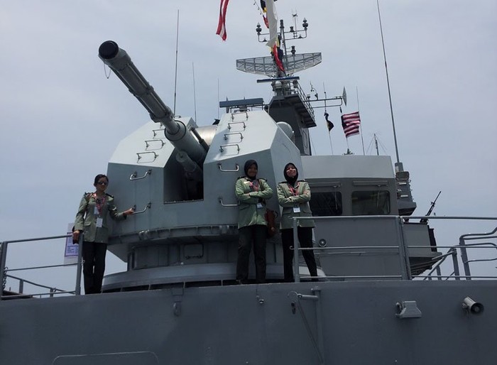 Bangladesh mua tàu chiến Anh sau đó nhờ Trung Quốc đổi pháo