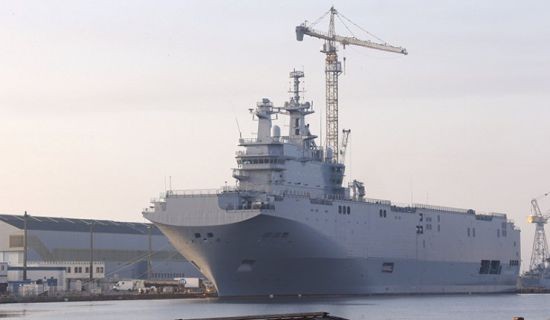 Tàu tấn công đổ bộ lớp Mistral Pháp chế tạo cho Nga