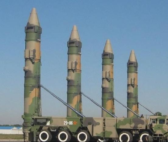 Tên lửa đạn đạo tầm trung Đông Phong-21D được cho là &quot;sát thủ tàu sân bay&quot;