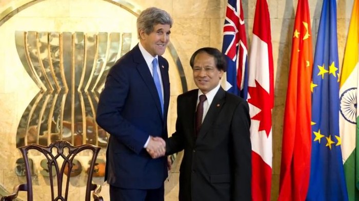 Ngoại trưởng Mỹ John Kerry và Tổng thư ký ASEAN Lê Lương Minh