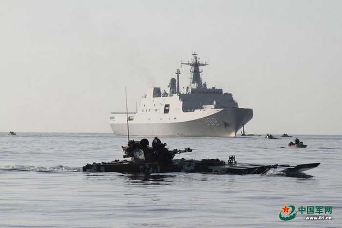 Ngày 14 tháng 8 năm 2014, Hạm đội Nam Hải tập trận quy mô lớn đánh chiếm đảo đá (trong hình). Ngoài ra, trên Biển Đông, trong năm 2014, Trung Quốc cũng tổ chức tập trận liên hợp giữa Hải quân-Không quân-Pháo binh 2.