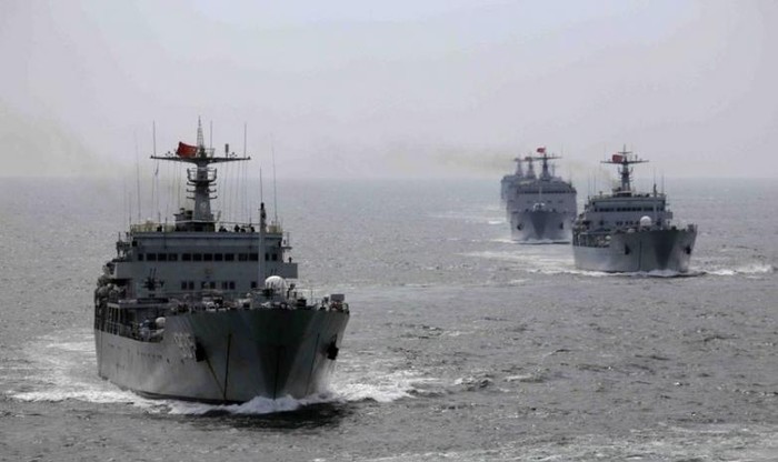 Vào trung tuần tháng 8 năm 2014, chi đội tàu đổ bộ của Hạm đội Nam Hải tiến hành tập trận trên Biển Đông