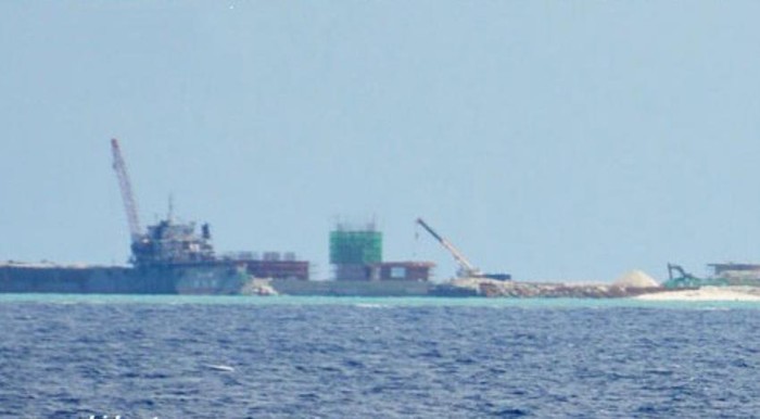 Trung Quốc đang xây đảo nhân tạo phi pháp ở đá Gạc Ma thuộc quần đảo Trường Sa của Việt Nam
