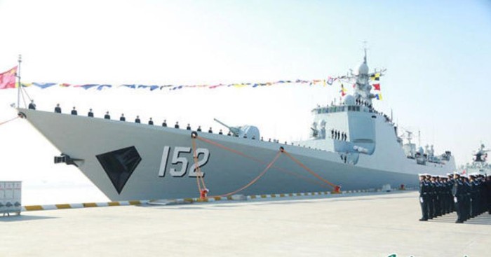Ngày 22 tháng 12 năm 2014, Hạm đội Đông Hải, Hải quân Trung Quốc tổ chức lễ biên chế tàu khu trục tên lửa Tế Nam số hiệu 152 Type 052C.